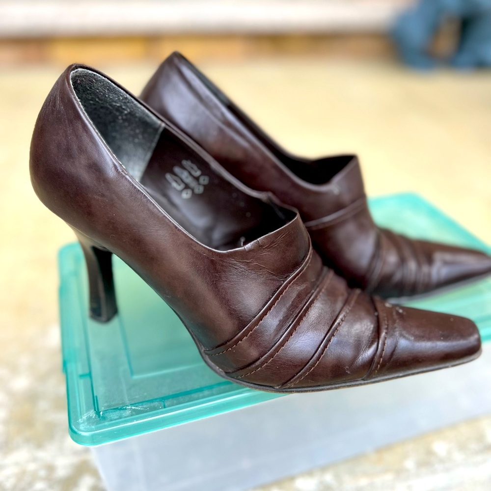 Brown leather fall shoes! 🍁🍃